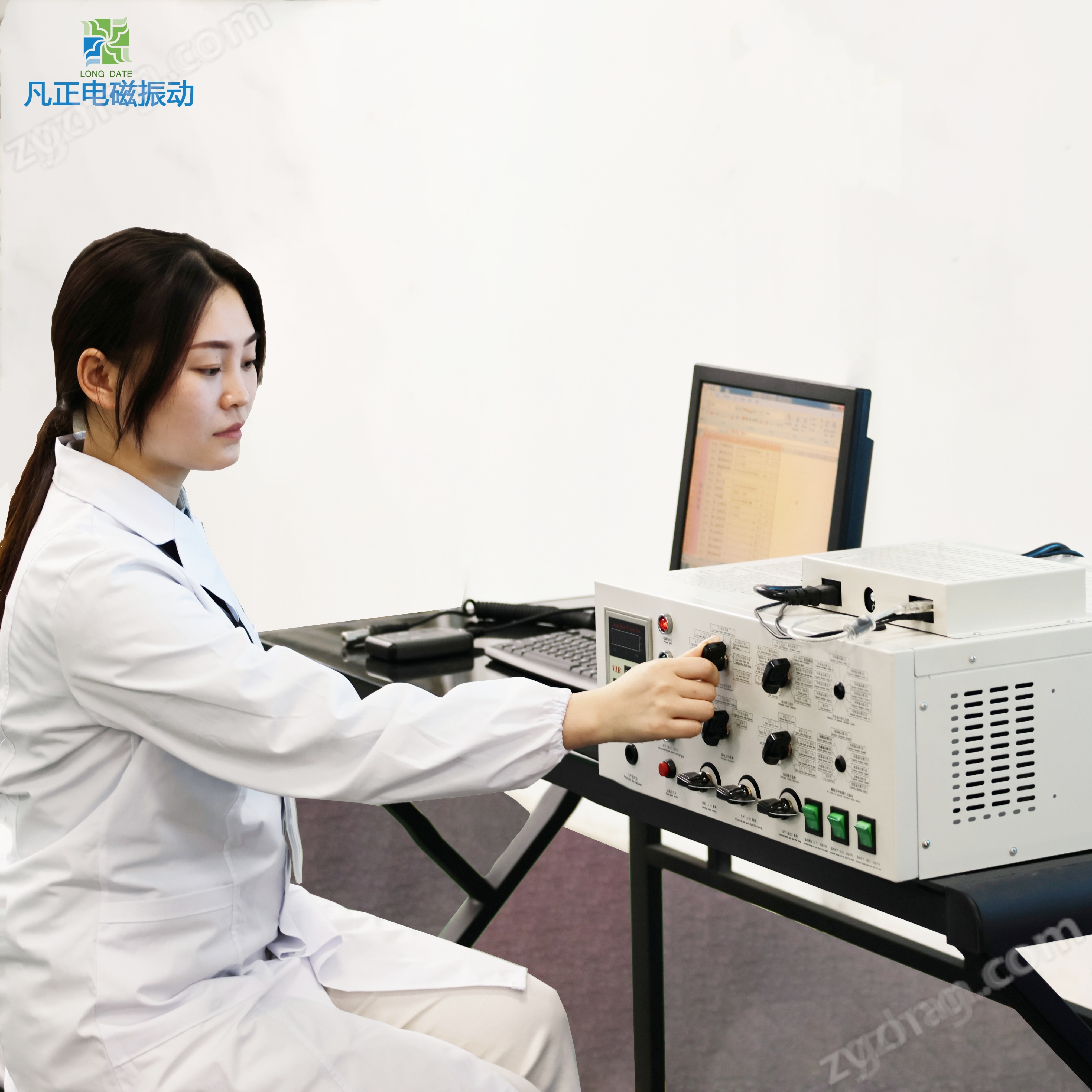 分體式可調(diào)頻電磁式振動(dòng)臺(tái)